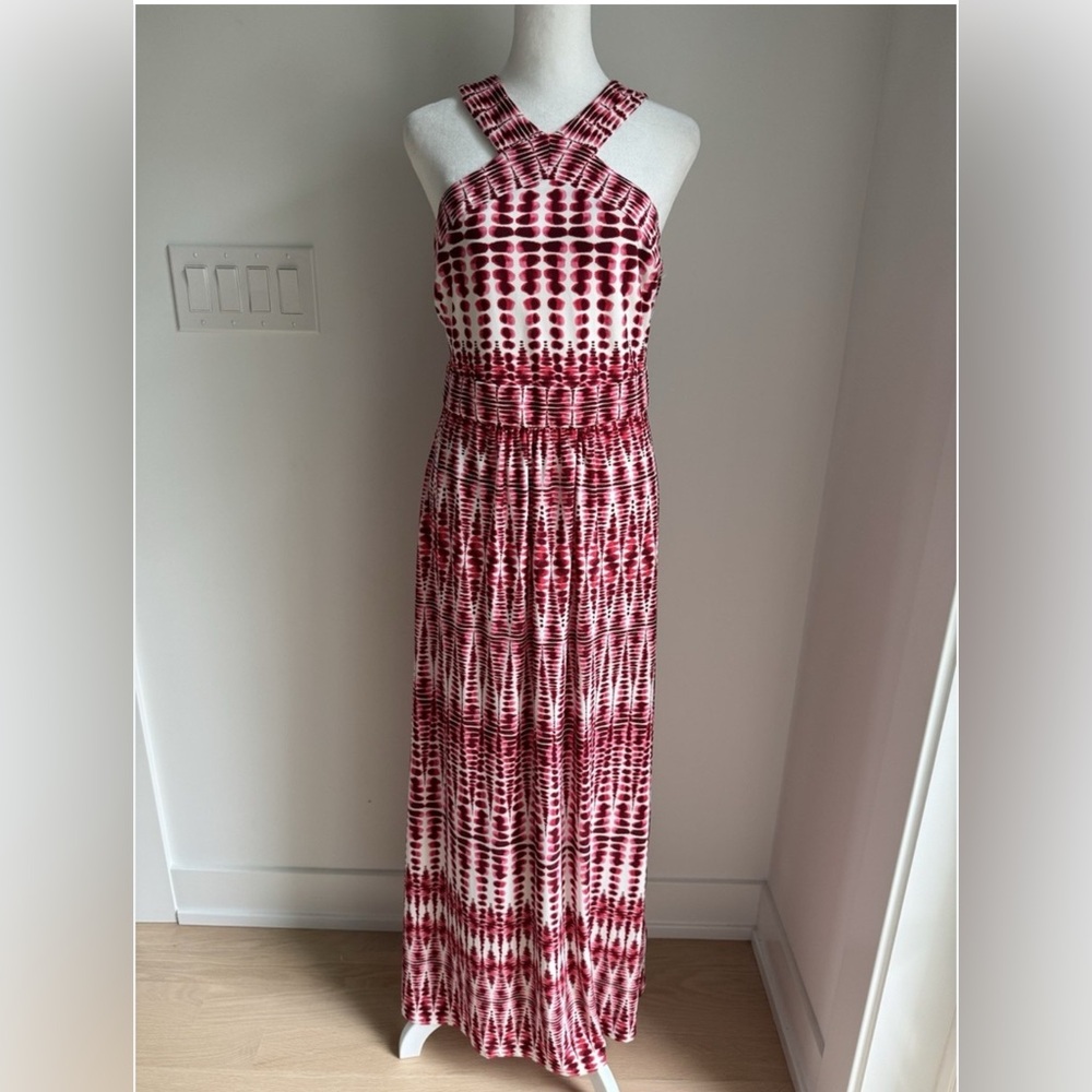 Chic Red and White Patterned Maxi Dress